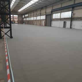 Pumped screed flooring